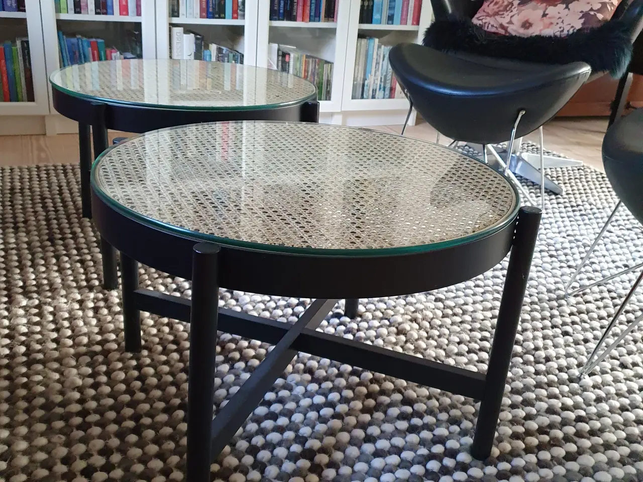 Billede 5 - Flettede Sofa/sideborde med glasplade 