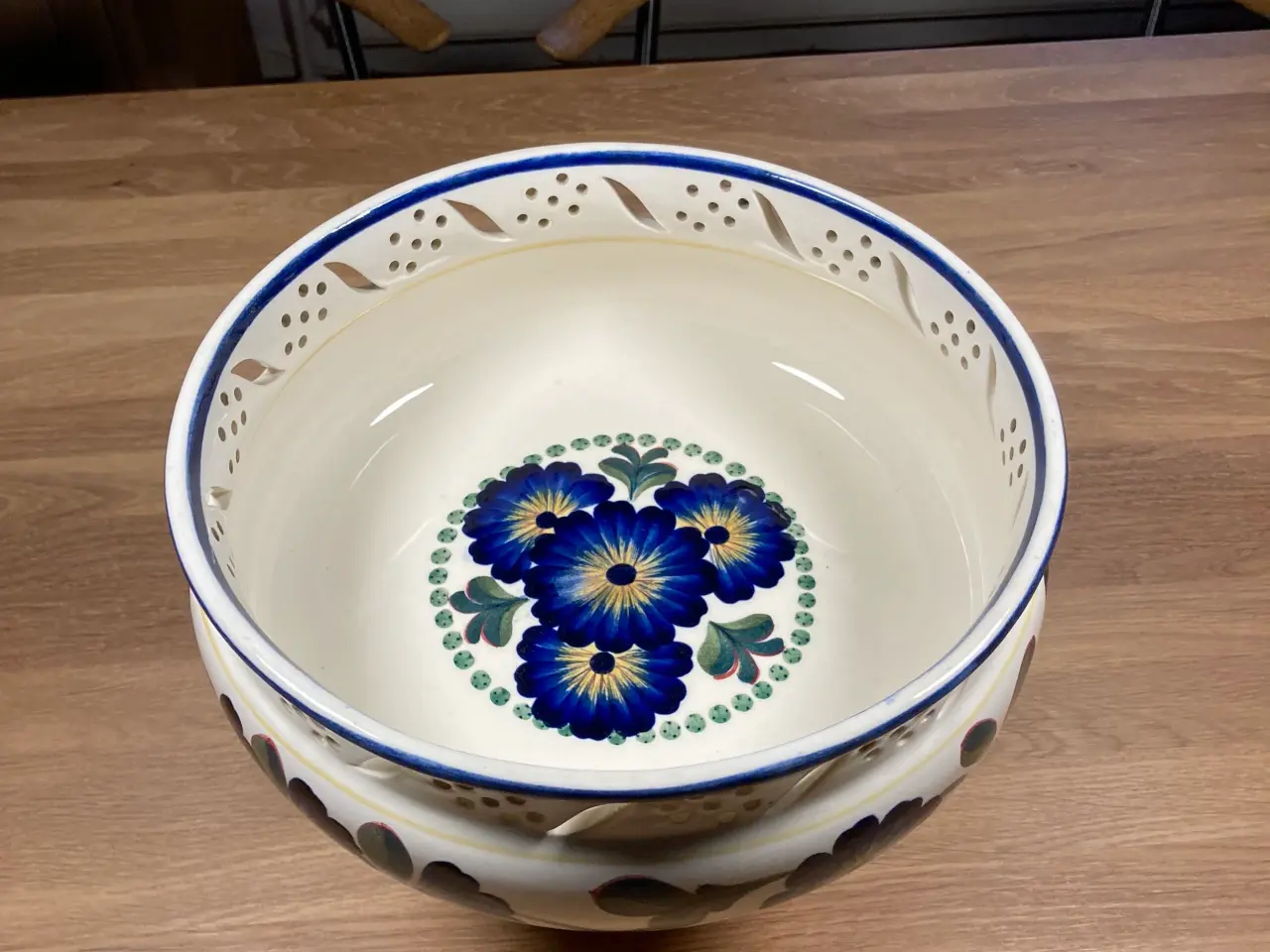 Billede 1 - Stor Aluminia opsats med blå blomster