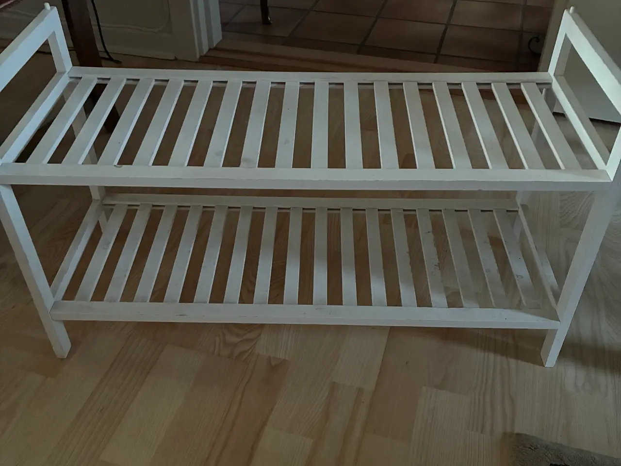 Billede 1 - Skoreol i hvid