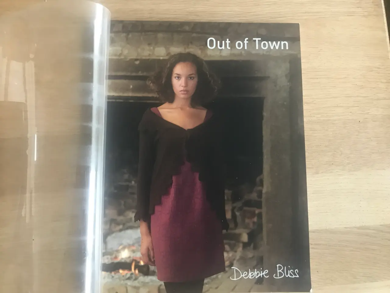 Billede 1 - Out of Town af Debbie Bliss