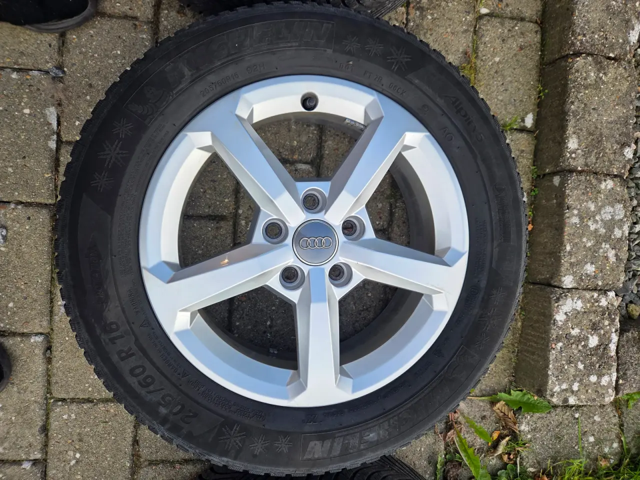 Billede 3 - Audi alufælge 16"