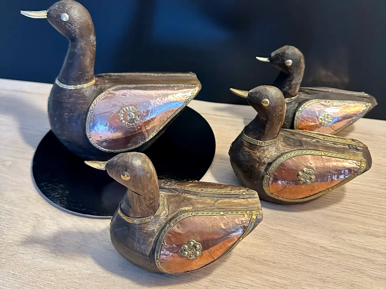 Billede 3 - Antikke håndskårede andefigurer sælges