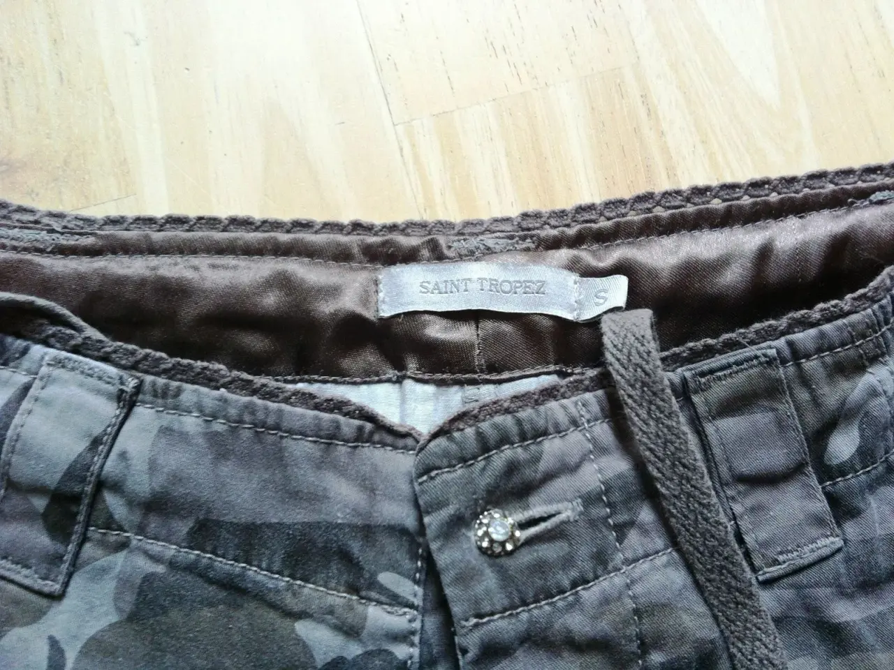 Billede 4 - Bukser, camouflager farve,Str: S, 60 kr