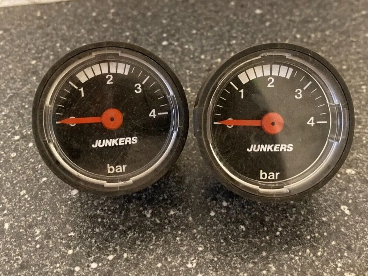Billede 1 - 2x Junkers Bosch Boiler Pressure Gauges 0-4 Bar