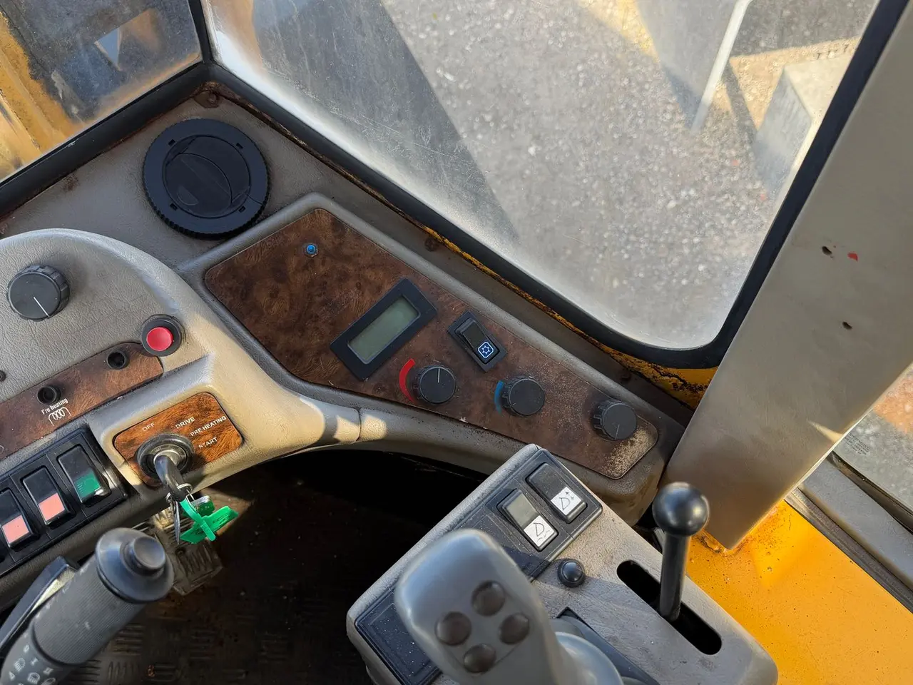 Billede 14 - Ljungby L18 KAN LEVERES MED 750MM HJUL MED TRAKTORMØNSTER FOR + 25.000,-.CENTRALSMØRING, HYDRAULISK VOLVO BM SKIFTE, 3. FUNKTION