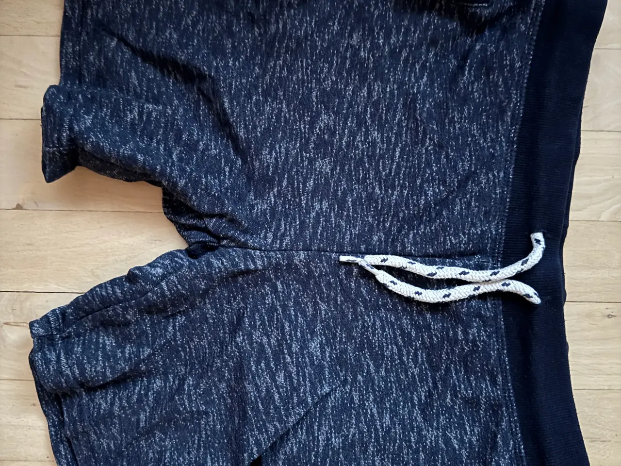 Billede 1 - Primark shorts i nistret blå & hvid