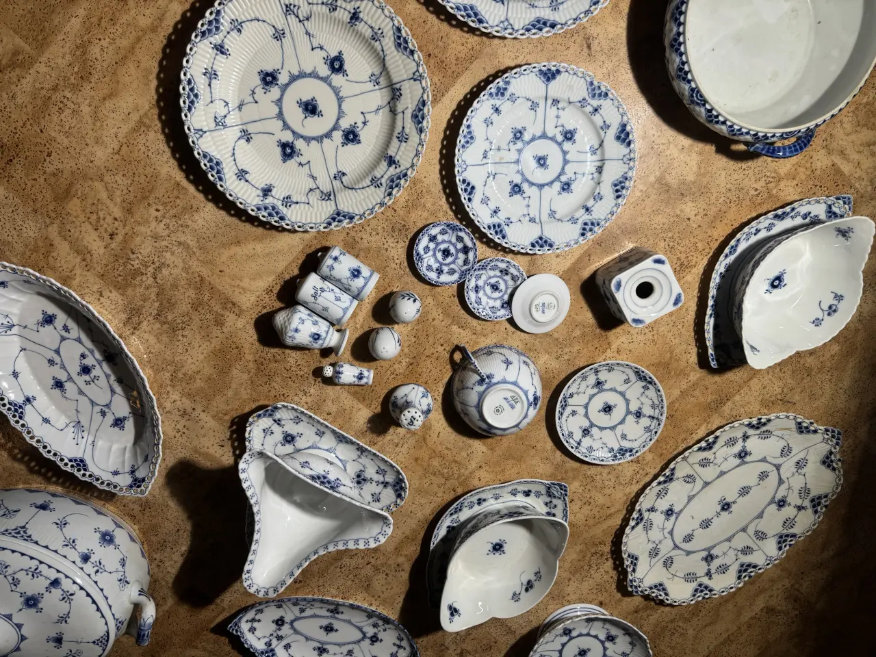 Billede 2 - Mussemalet porcelæn 