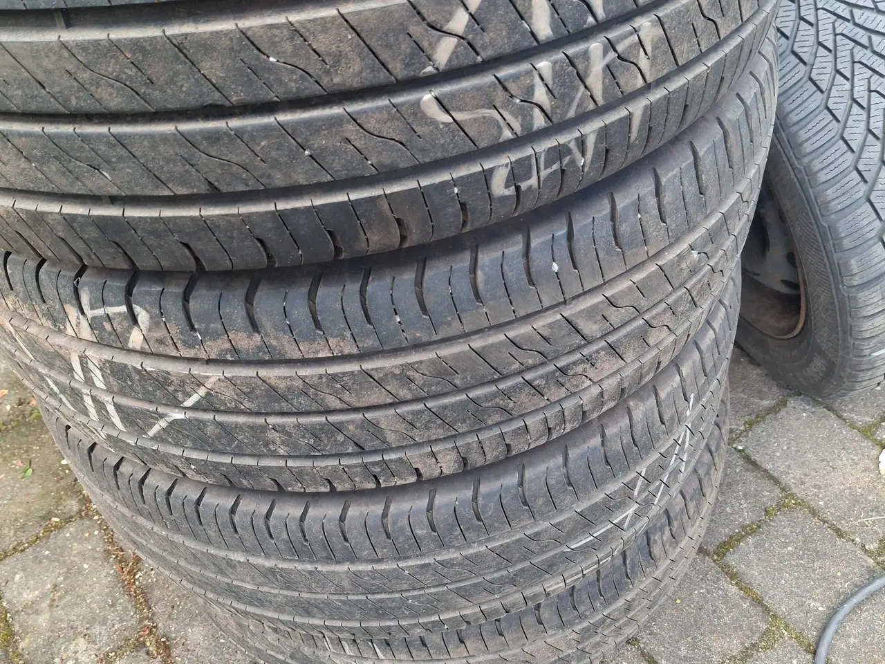 Billede 4 - 215/65-16 varevognsdæk
