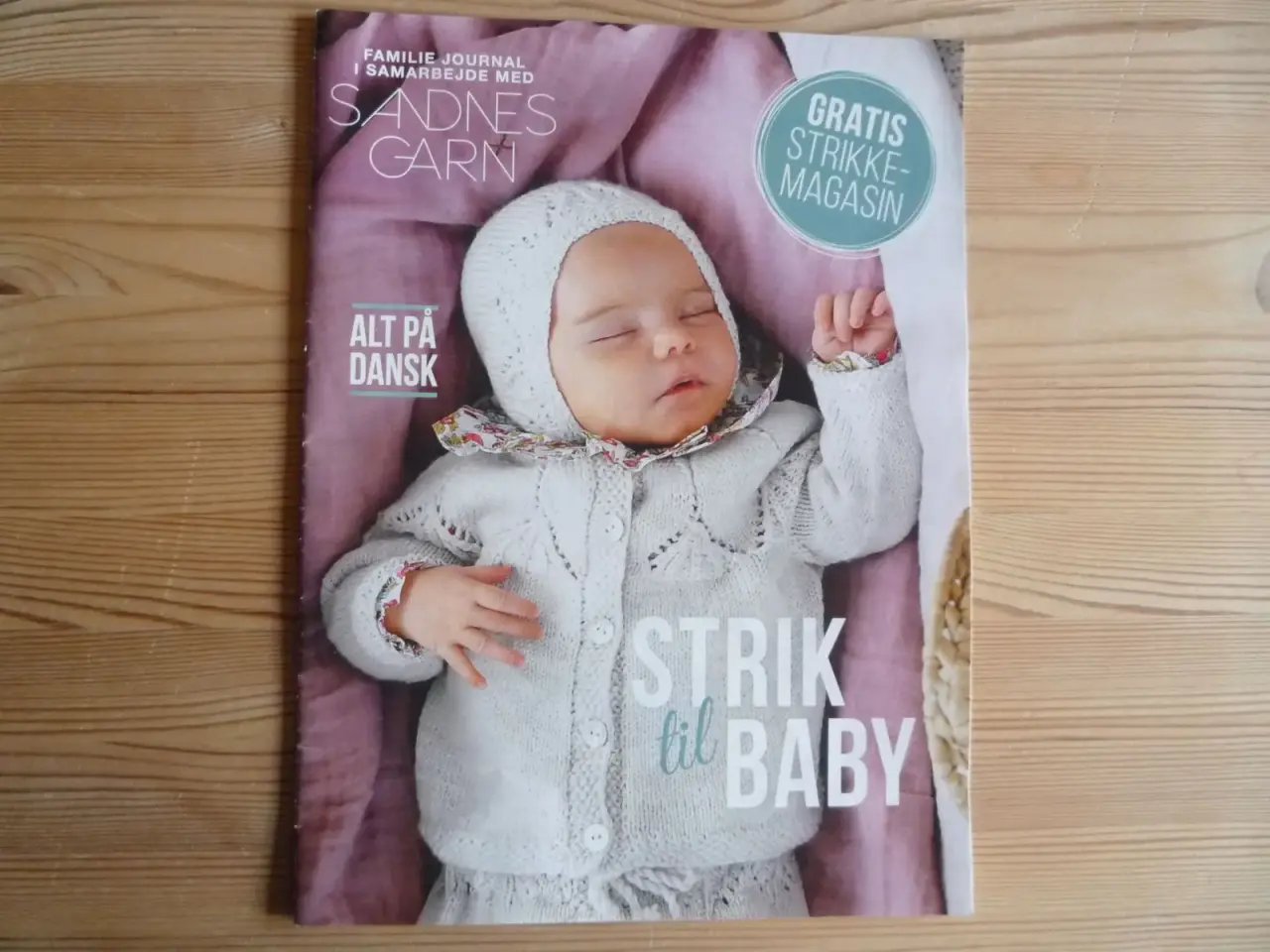 Billede 1 - Opskriftshæftet Strik til baby