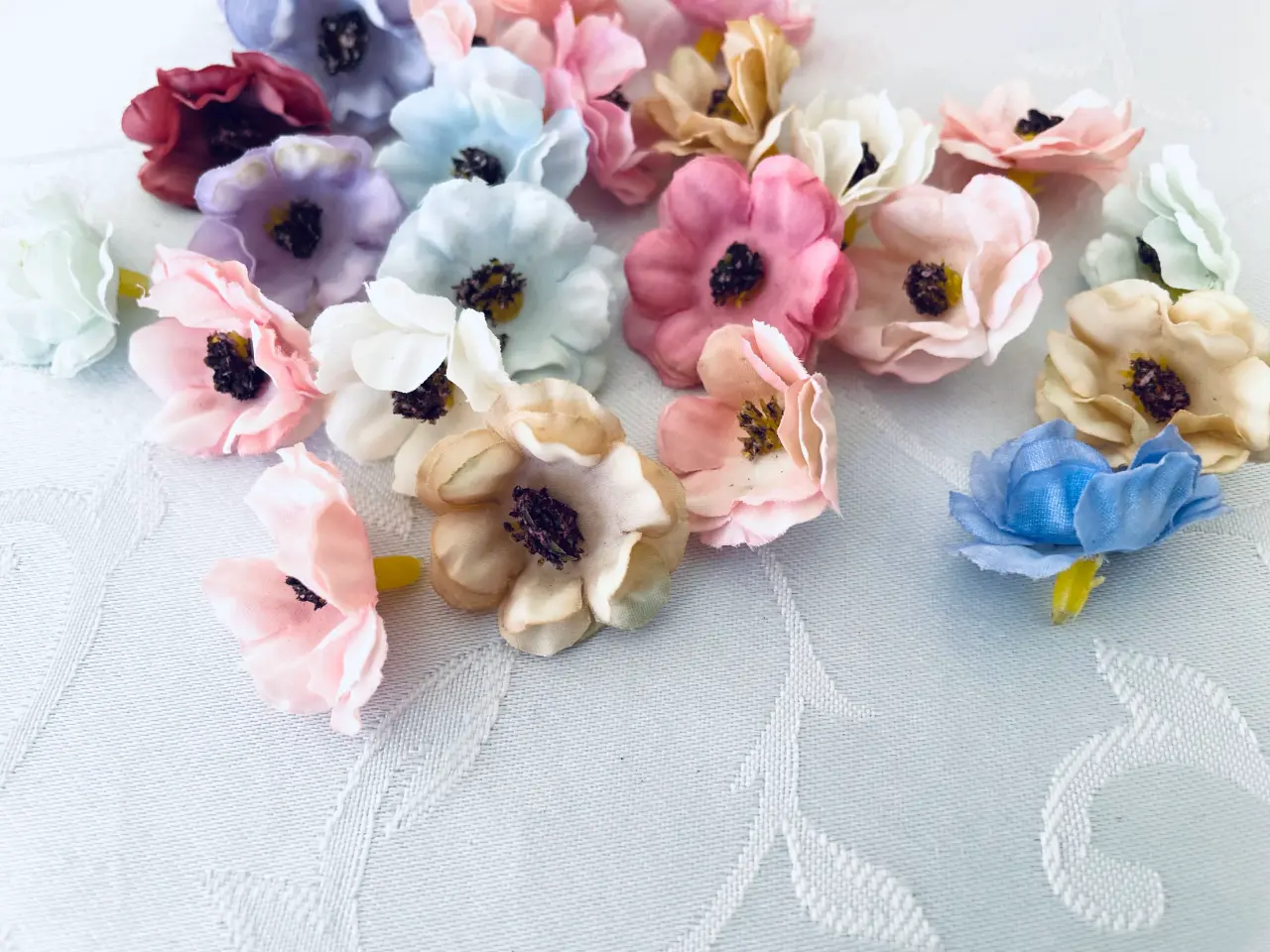 Billede 2 - Små kunstig blomster i forskellige farver