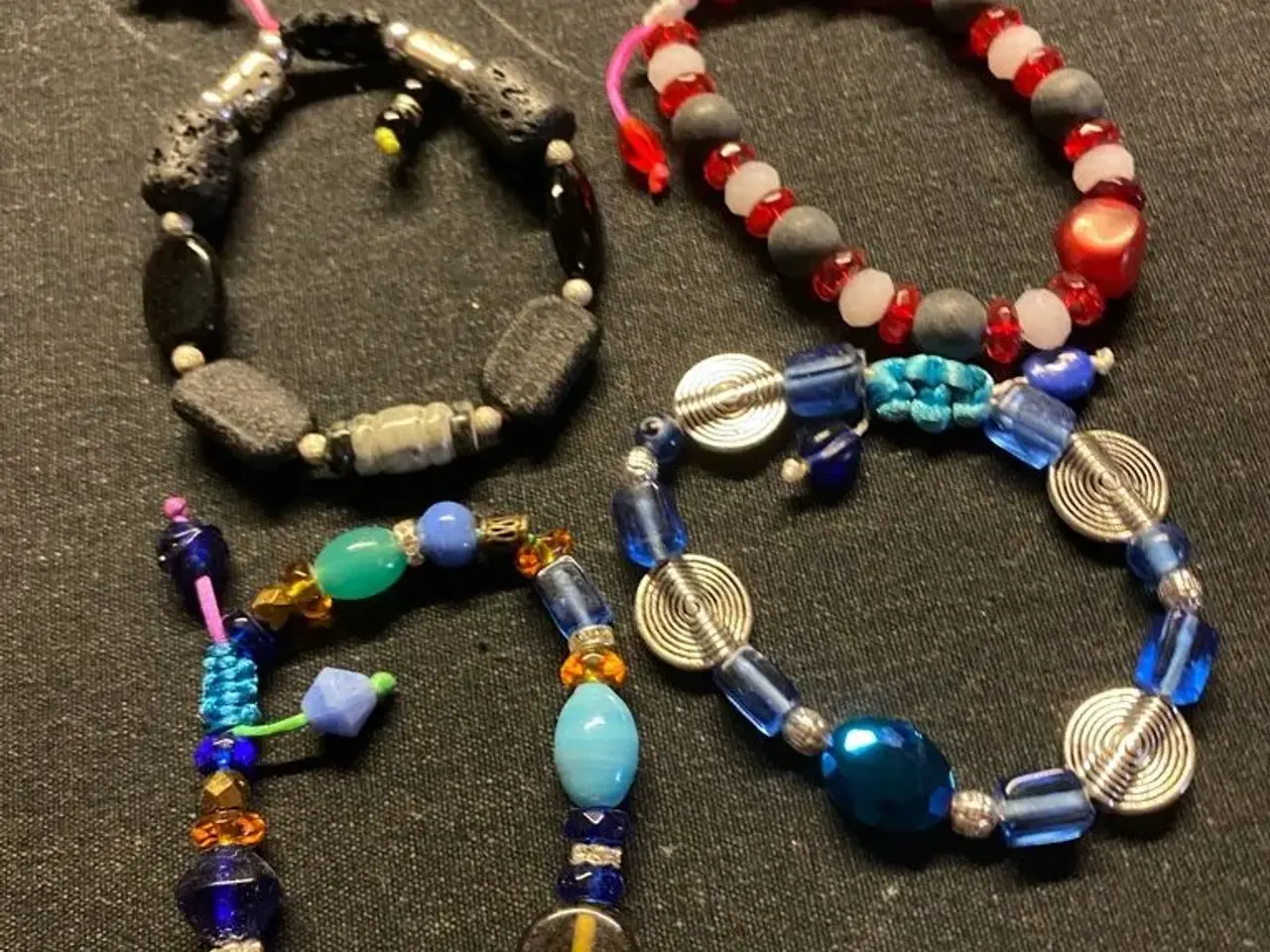 Billede 6 - Nye knyttede armbånd