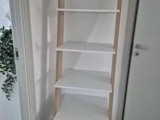 Kommode med skuffe