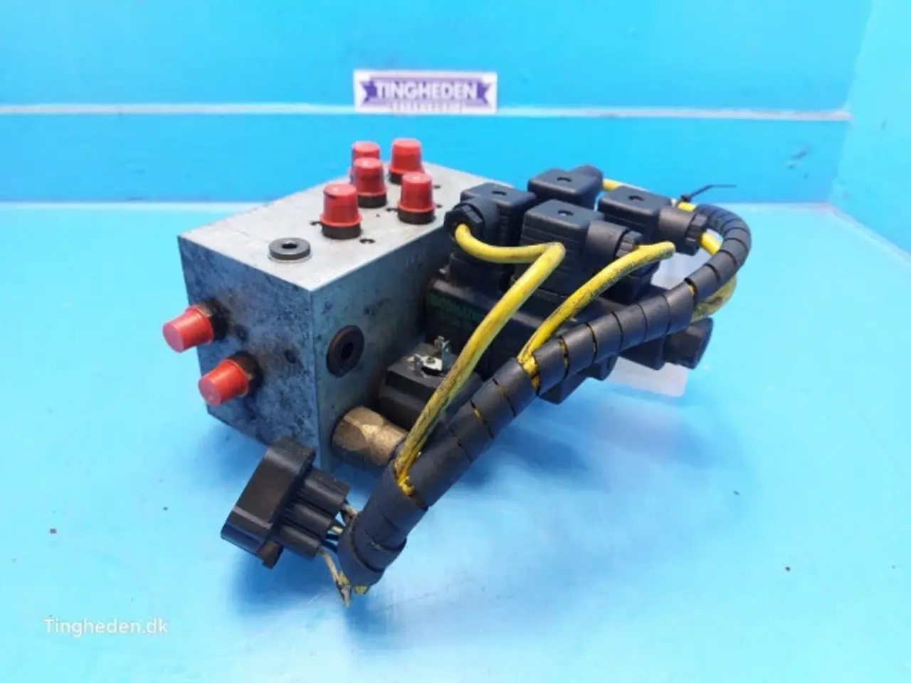 Billede 2 - New Holland FX38 Hydraulikventil 84037241