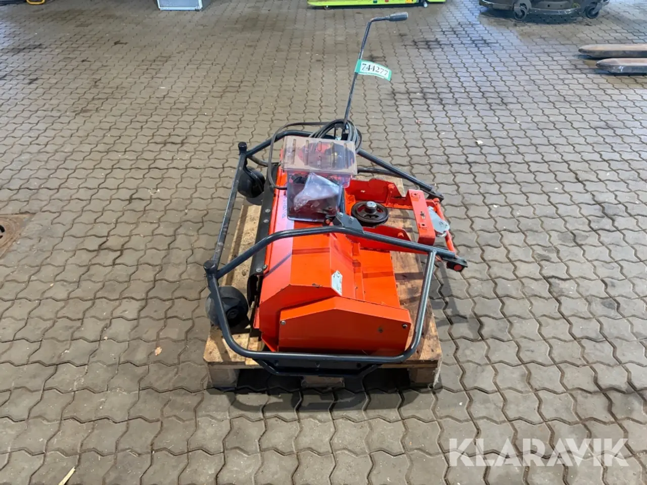 Billede 2 - Vertikalskærer og slagleklipper Husqvarna T-60360