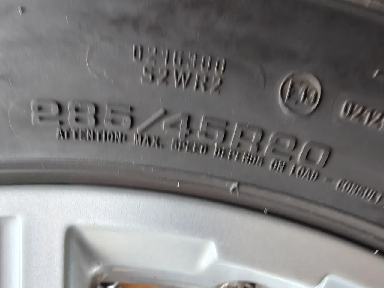 Billede 3 - Audi original 112x5 med Goodyear vinter dæk 285/45
