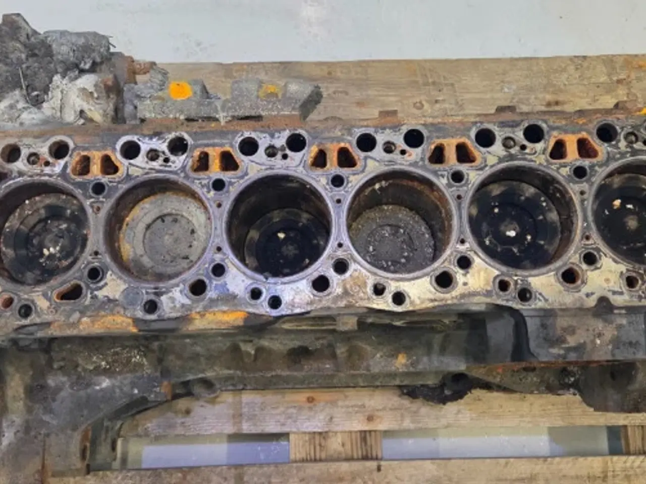 Billede 8 - Iveco F4DFE417L Motor 5801892494