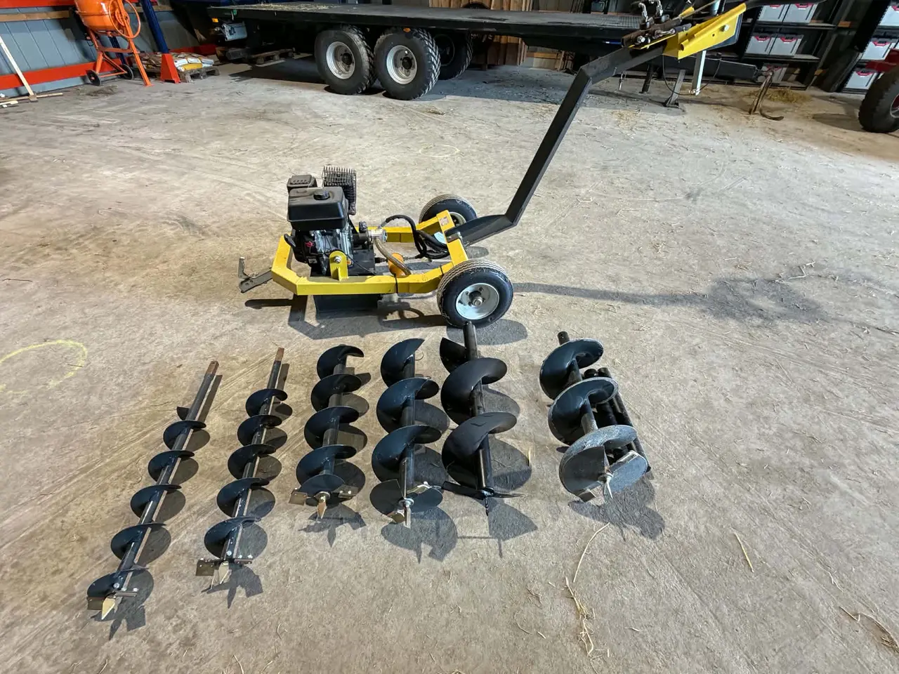 Billede 2 - Mobilt hydraulisk pælebor med 9hk benzinmotor.