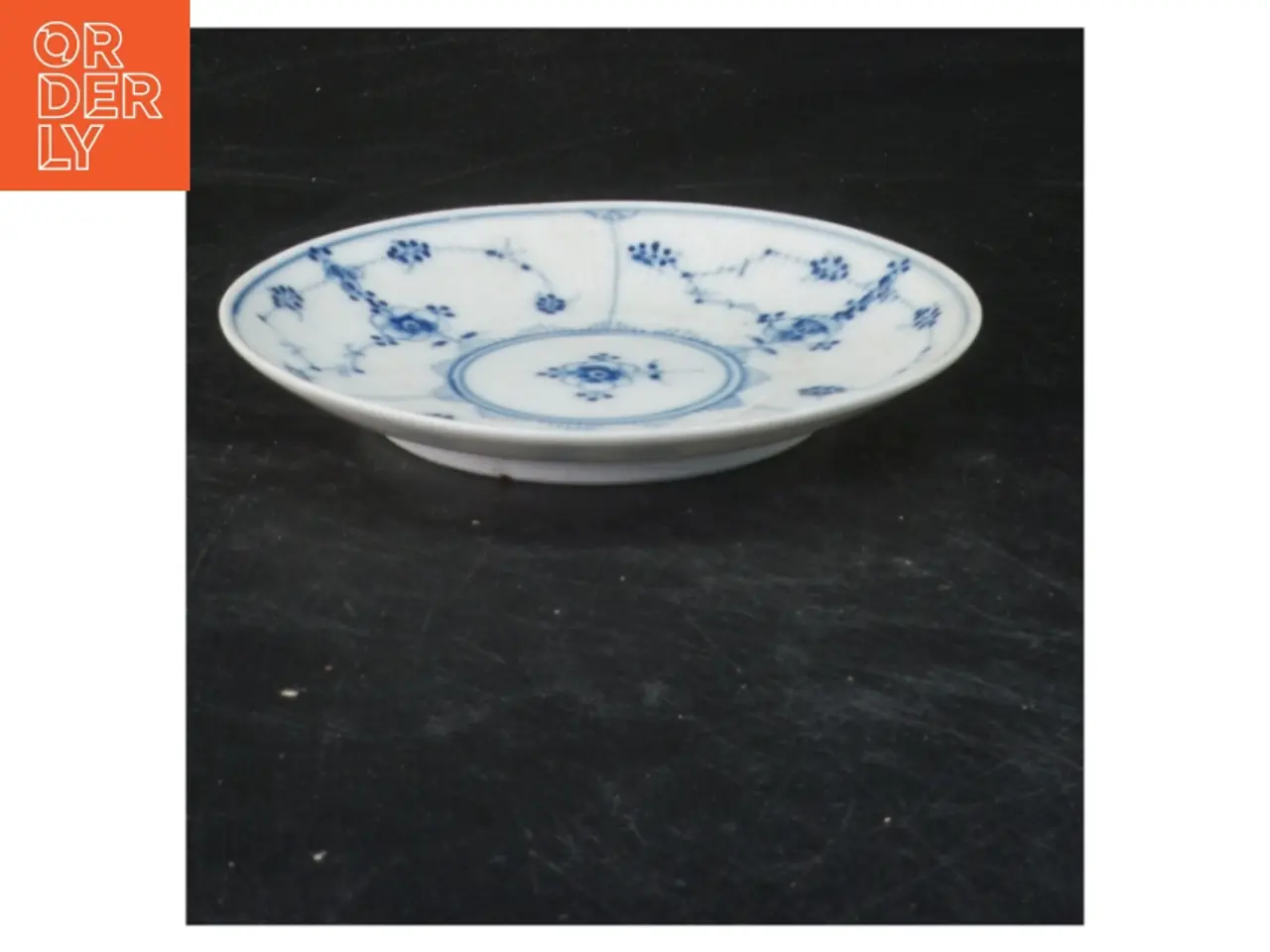 Billede 2 - Porcelæns tallerken, mussel malet (str. Ø 13 cm)
