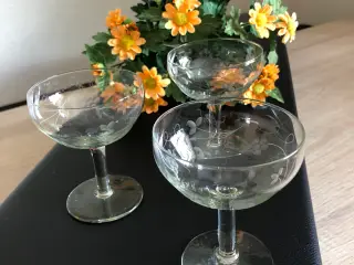 3 Gl. antikke glas