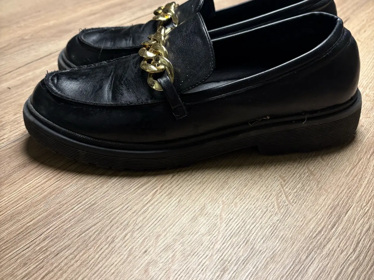 Billede 2 - Duffy sorte loafers m/guldspænde