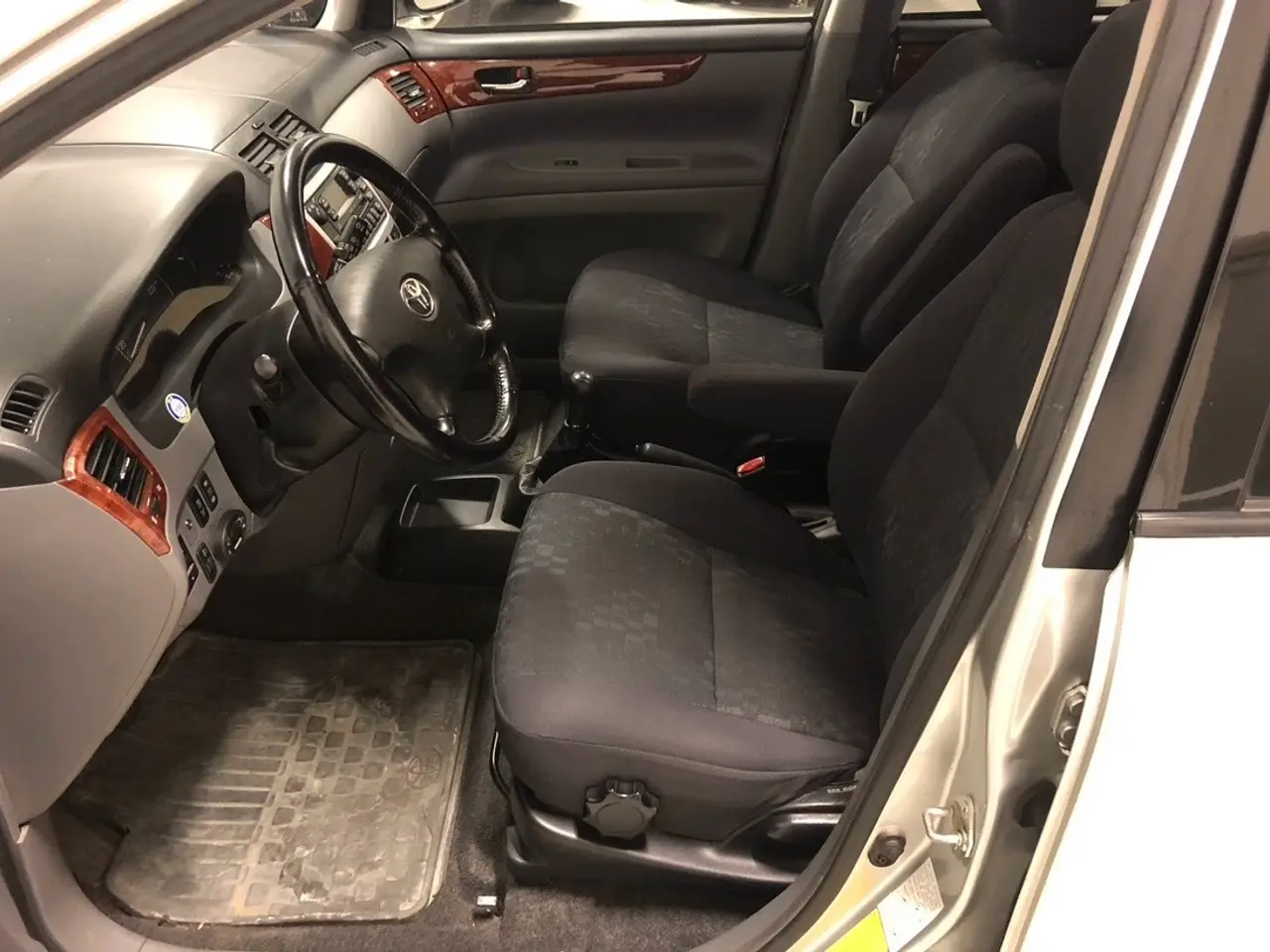 Billede 2 - Avensis Verso 2.0 VVTI Sol 
