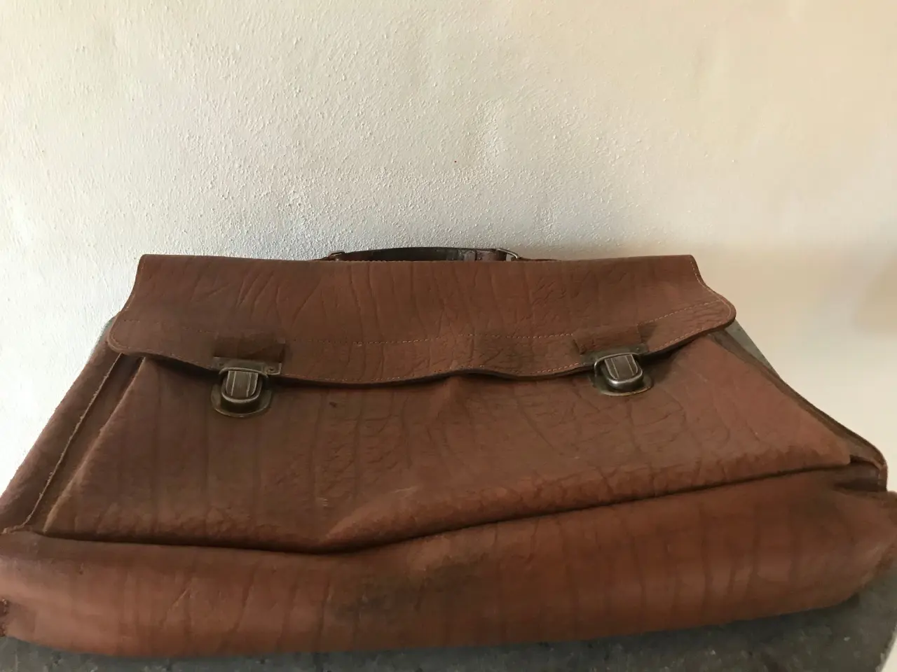 Billede 7 - Retro skoletaske i kernelæder.