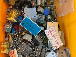 Vintage Electronics Grab Box – RC Snubber Units,
