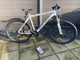 X-Zite. 27,5Hjul, 24gear, 53 cm. stel