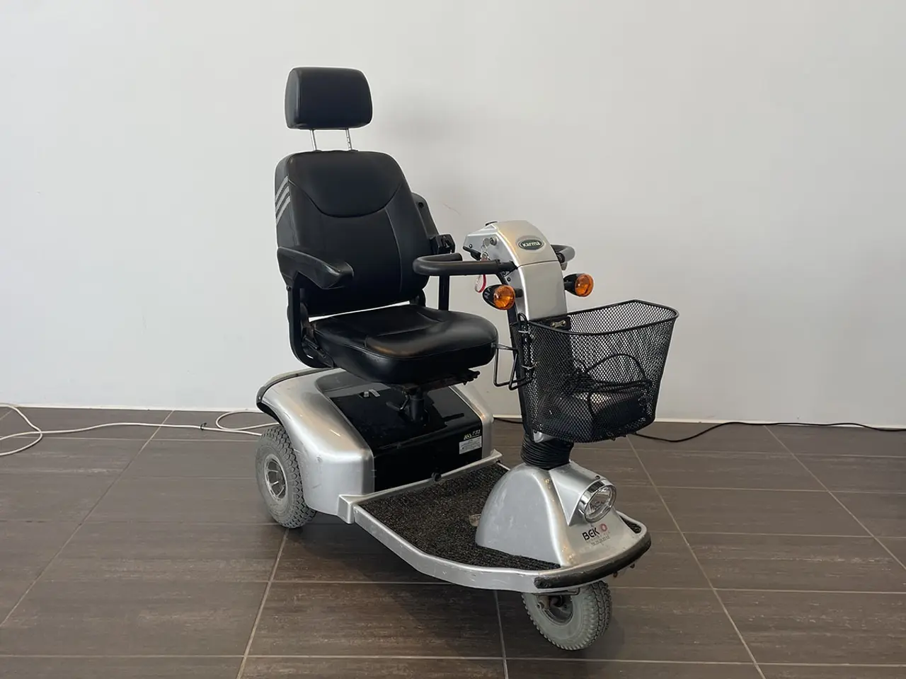 Billede 1 - Karma 731 grå