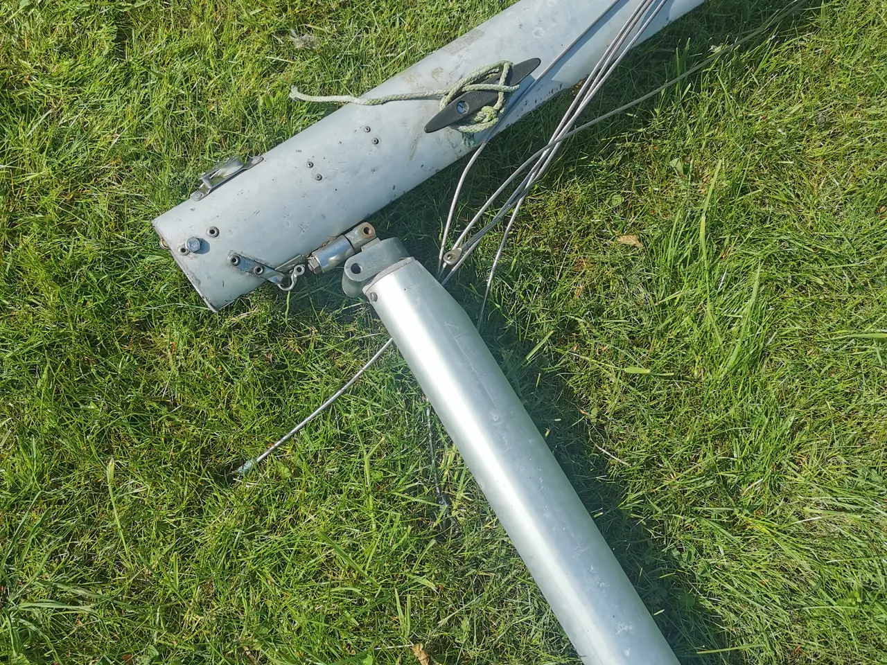 Billede 2 - Mast og bom til sejlbåd