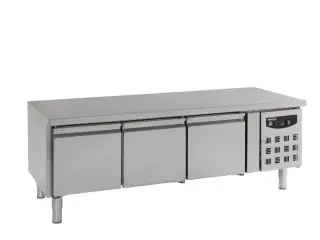 Lavt kølebord med 3 døre – B1795 x D700 x H650 mm
