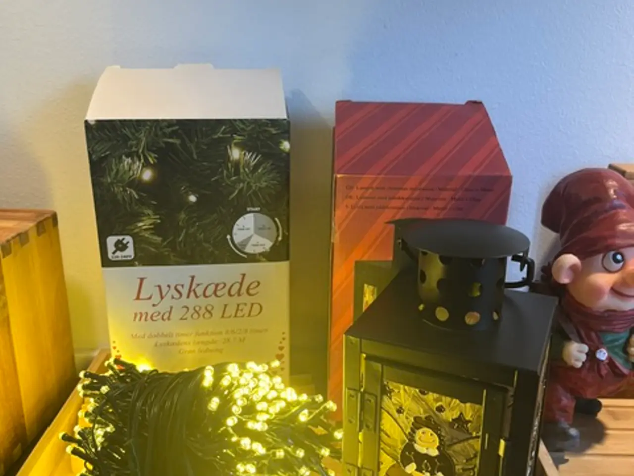 Billede 2 - Flot julelyskæde og lanterne – klar til hygge!
