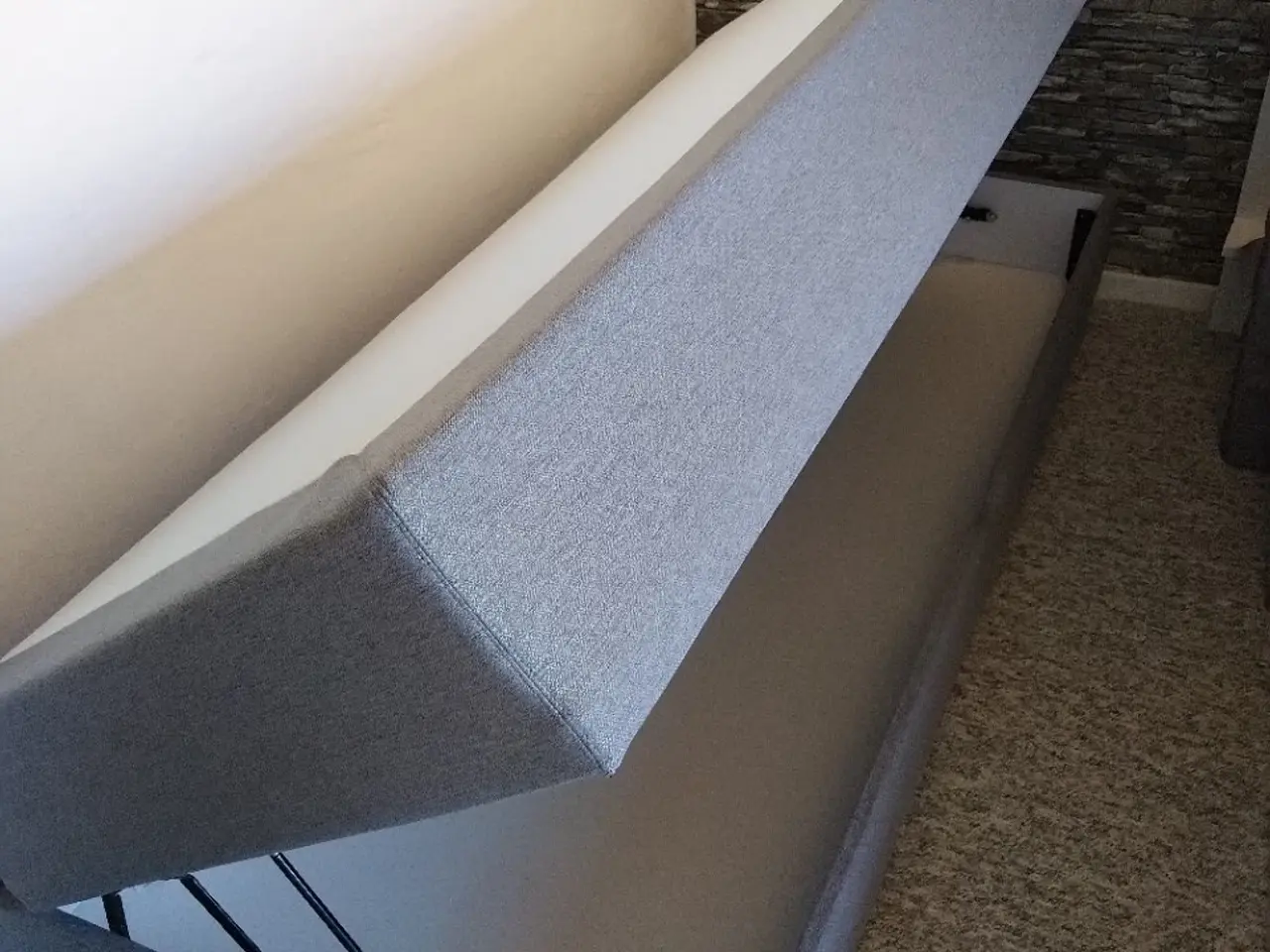 Billede 12 - Kvalitetsseng m/opbevaring inkl. topmadras (210cm)