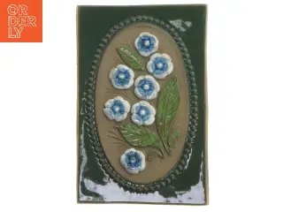 Keramisk vægplakette med blomster fra Jie (str. 21,5x14 cm)
