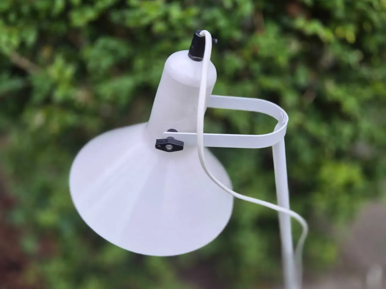 Billede 2 - Usædvanlig gulvlampe med skråtstillet stander