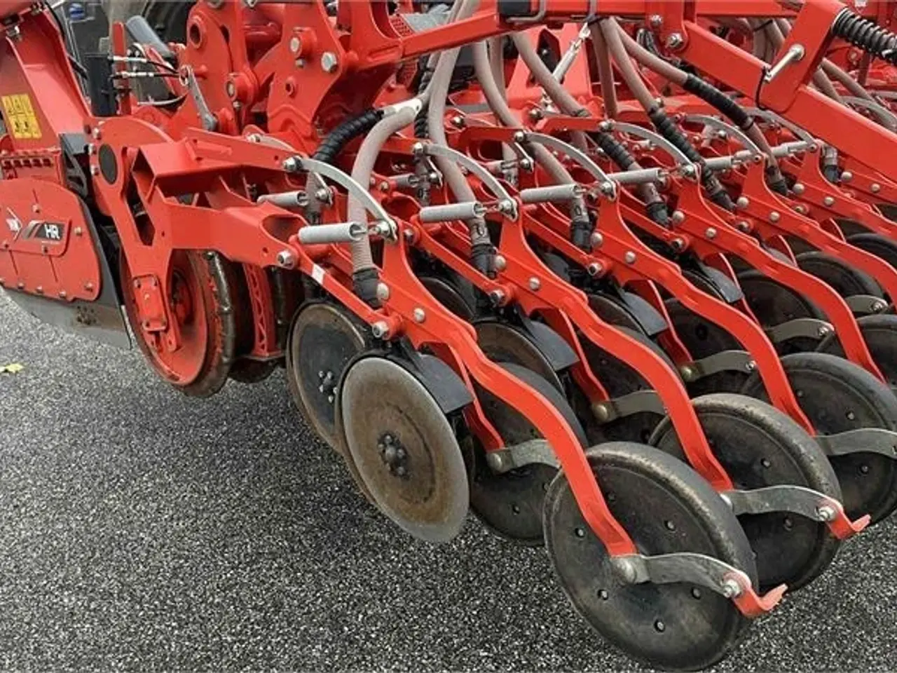 Billede 5 - Kuhn HR6040 med såmaskine Med dobbelt kammer fronttank