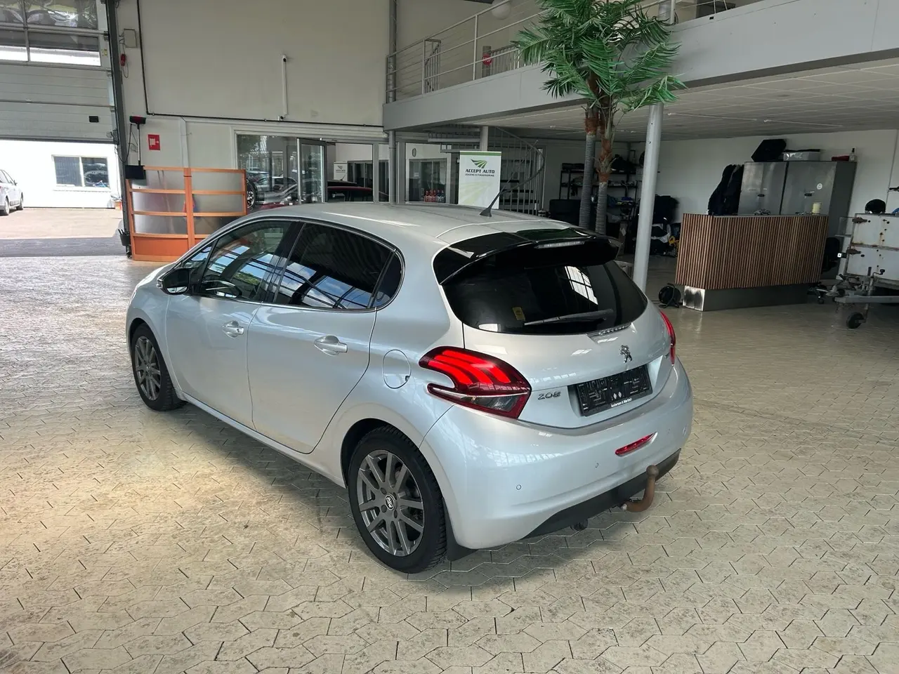Billede 5 - Peugeot 208 1,6 BlueHDi Allure 100HK 5d