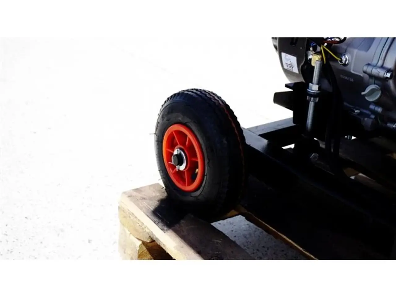Billede 3 - Remet Træhugger med benzin motor og traktor pto Rs120