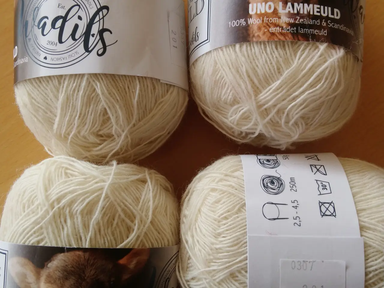 Billede 1 - Wadils lammeuldgarn 4 x 50 g farve 201