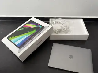 Super fin MacBook Pro sælges