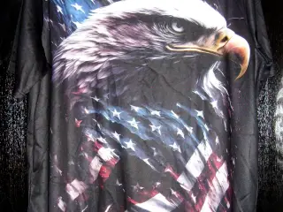 Sort ørne T-shirt / hættetrøje
