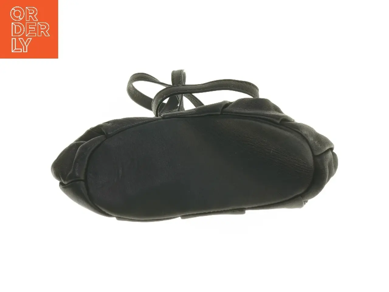 Billede 2 - Sort skuldertaske med nitter (str. 25x18 cm)