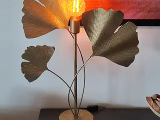 Dekorativ bordlampe med ginkgoblade – 67 cm
