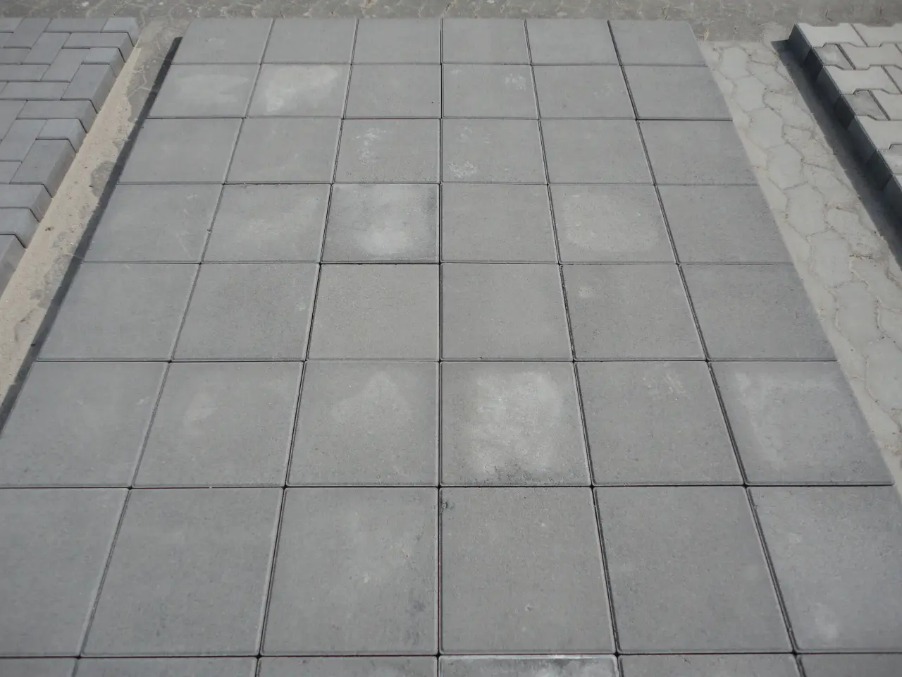 Billede 1 - 30x30x5 cm fliser grå pris pr. m2 fra