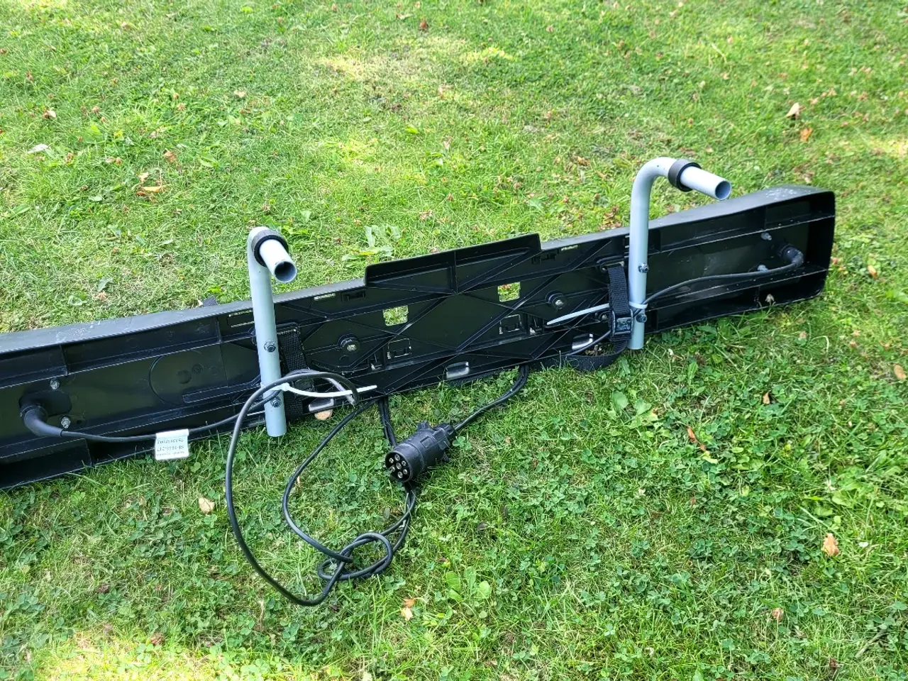 Billede 3 - Thule lygtebom / nummerplade holder