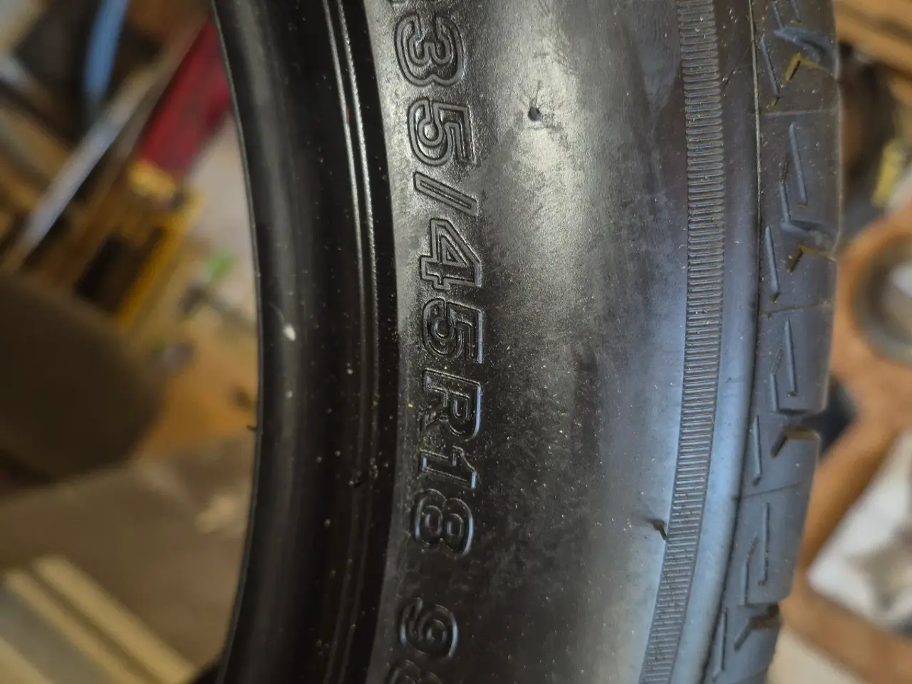 Billede 1 - Bridgestone 235/45 28