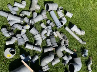 Grå afløbsrør