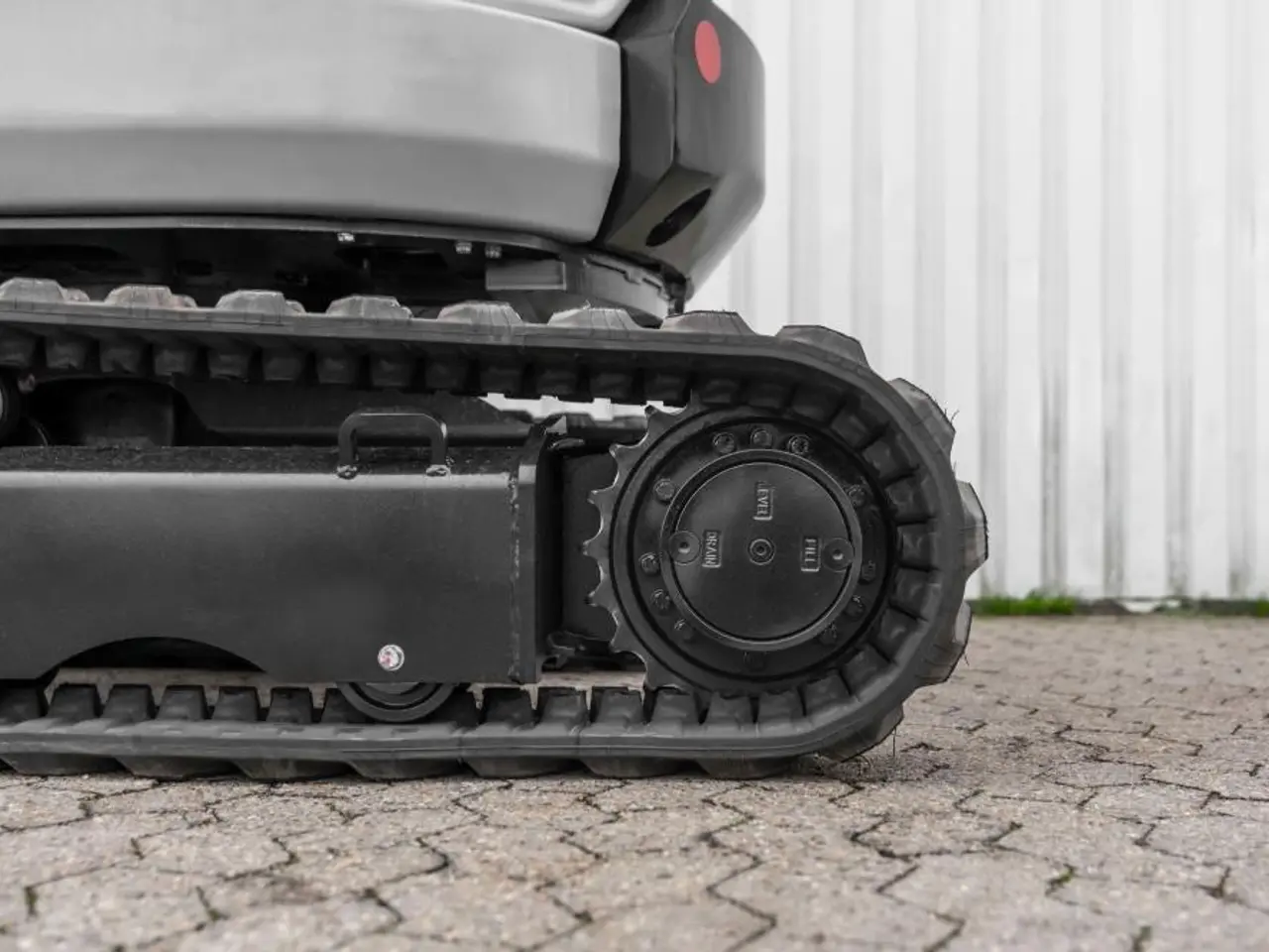 Billede 6 - Bobmaster Ultimate diesel minigraver - 2,7 tons med drejearm og joystick, inkl. skovlsæt