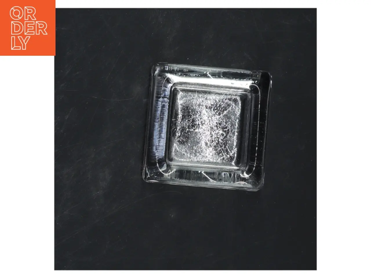 Billede 2 - Glas askebæger (str. 3x8x8 cm)