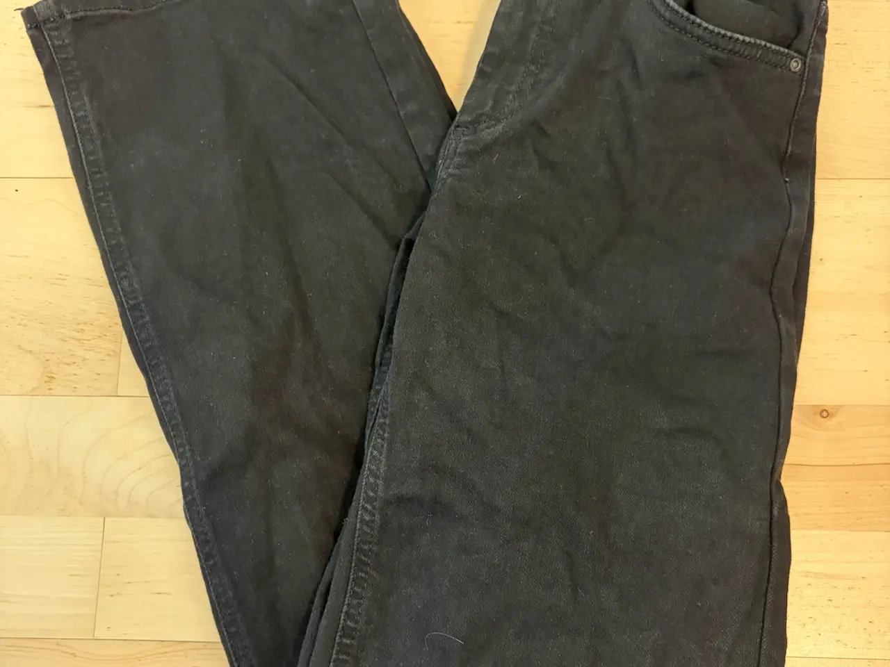 Billede 1 - Mid waist wide sorte bukser fra Only